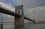 Storm approaches Brooklyn Bridge